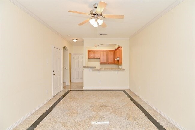 Photo - 9400 Bellaire Blvd Unidad 511