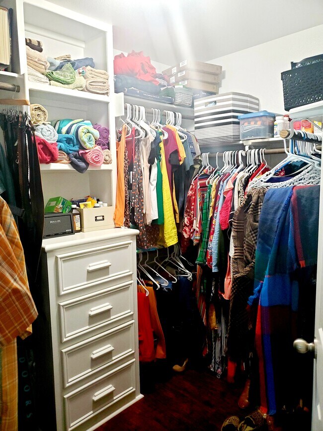 Master Closet - 7218 Lands End Dr
