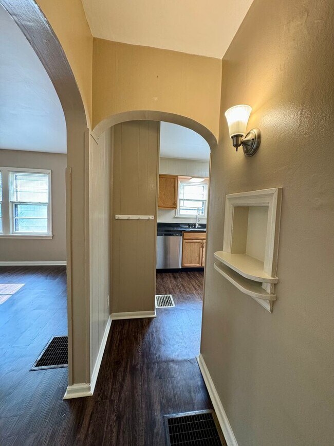 Photo - DEPOSIT MOVES YOU IN! No rent due until Se...