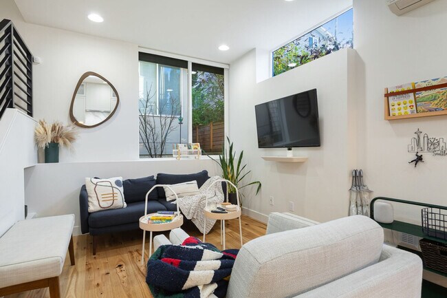 Photo - 71D W Dravus St Unit ID1095004P