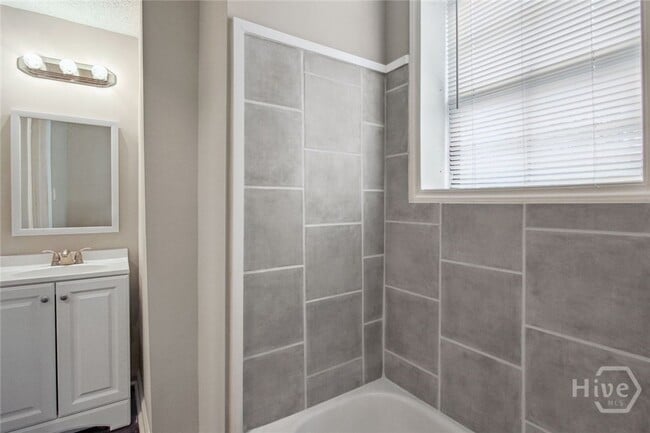 Photo - 1306 E 35th St