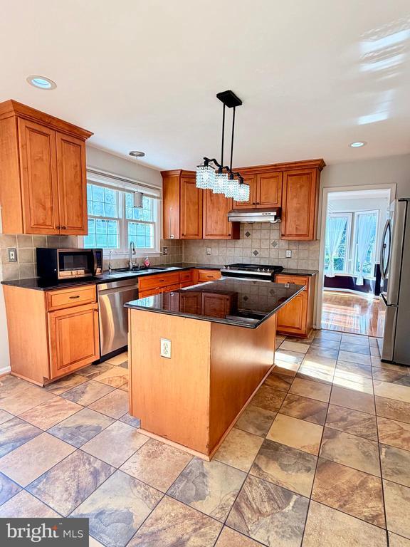 Photo - 33 Christopher Way