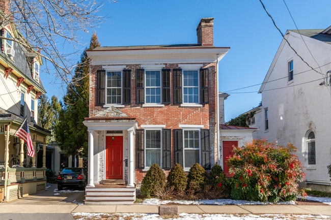 Building Photo - 118 N Union St Unit 1 Rental