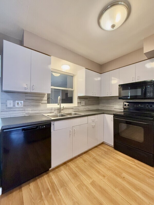 Photo - 5333 63rd St N