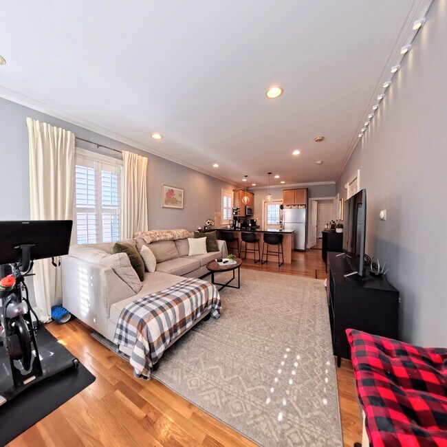 Photo - 142 Athens St