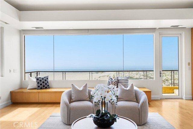 1554 E Oceanfront