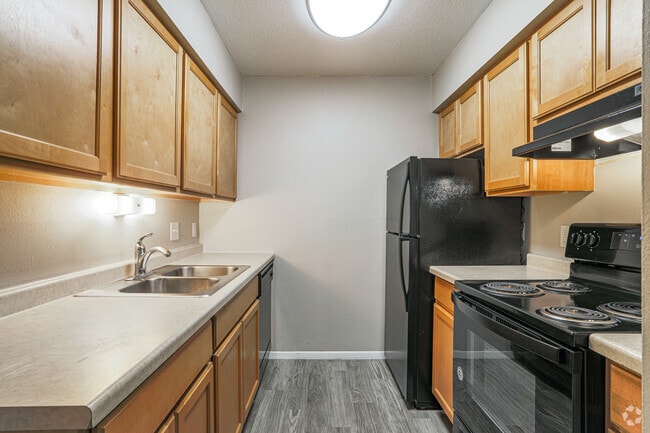 2 BR, 2 BA - Kitchen