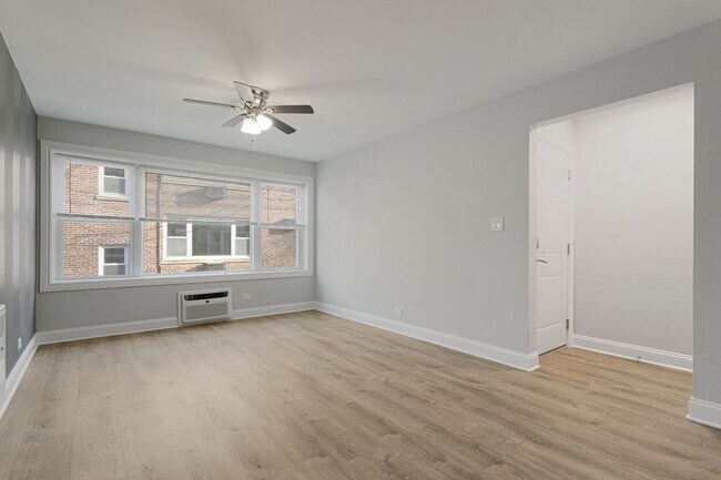 Photo - 7639 N Eastlake Ter Unit 2