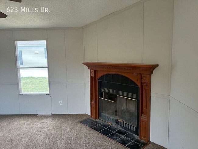 Photo - 623 N Mills Dr