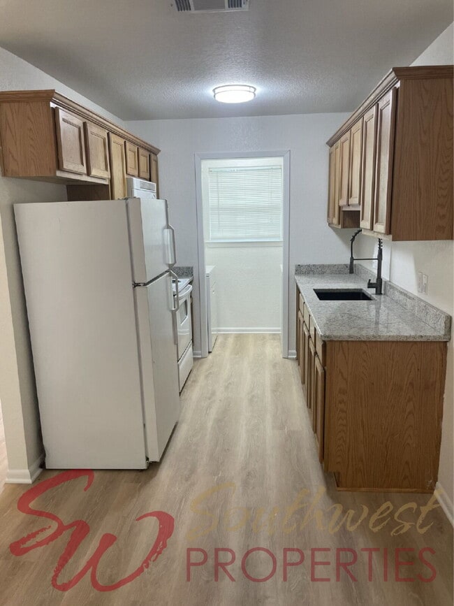 Photo - Charming, updated and bright duplex with private backyard!