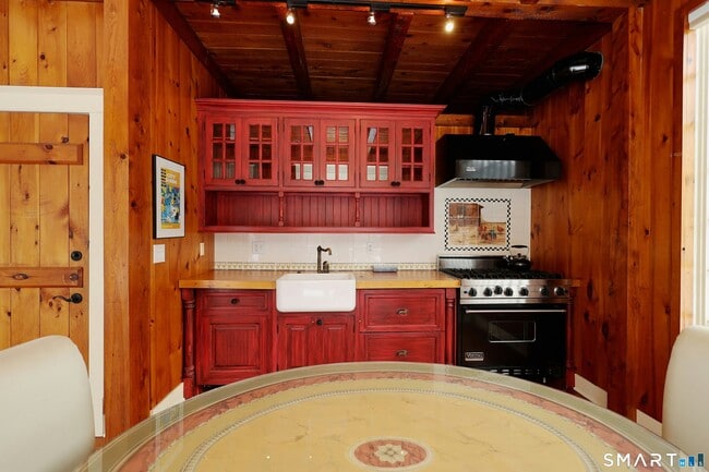 Photo - 369 Florida Hill Rd