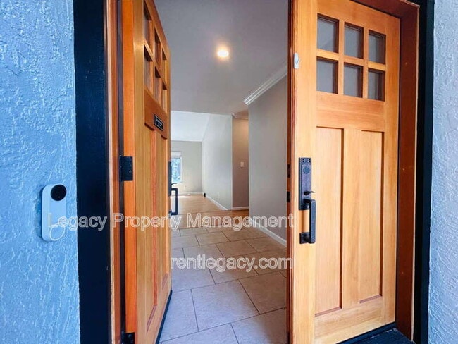 Photo - 1163 Gamay Dr