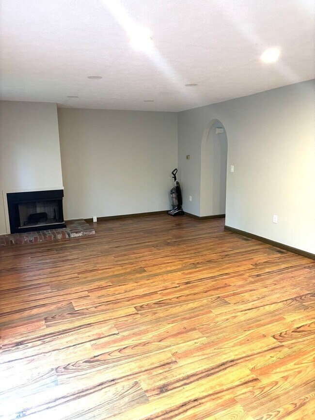 Photo - 157 Villa Dr