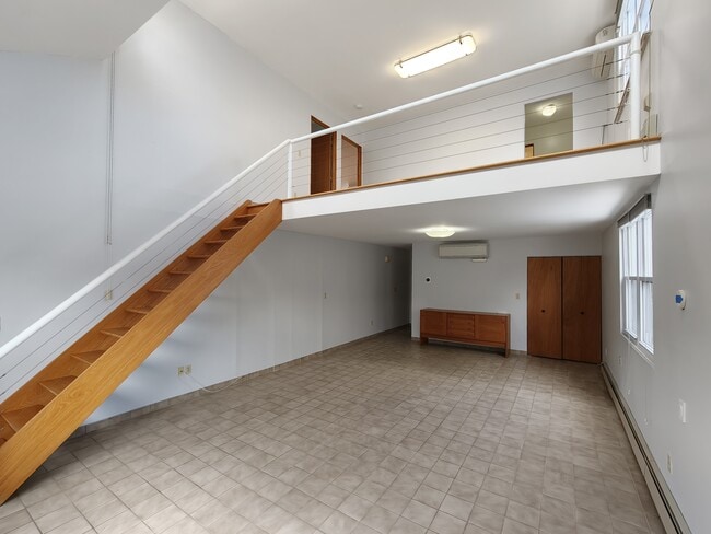 Photo - 39 Robertson Ave Unit 1