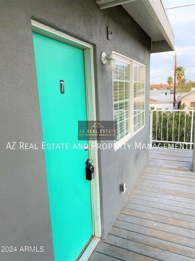 Photo - 909 E Roosevelt St Unidad 7