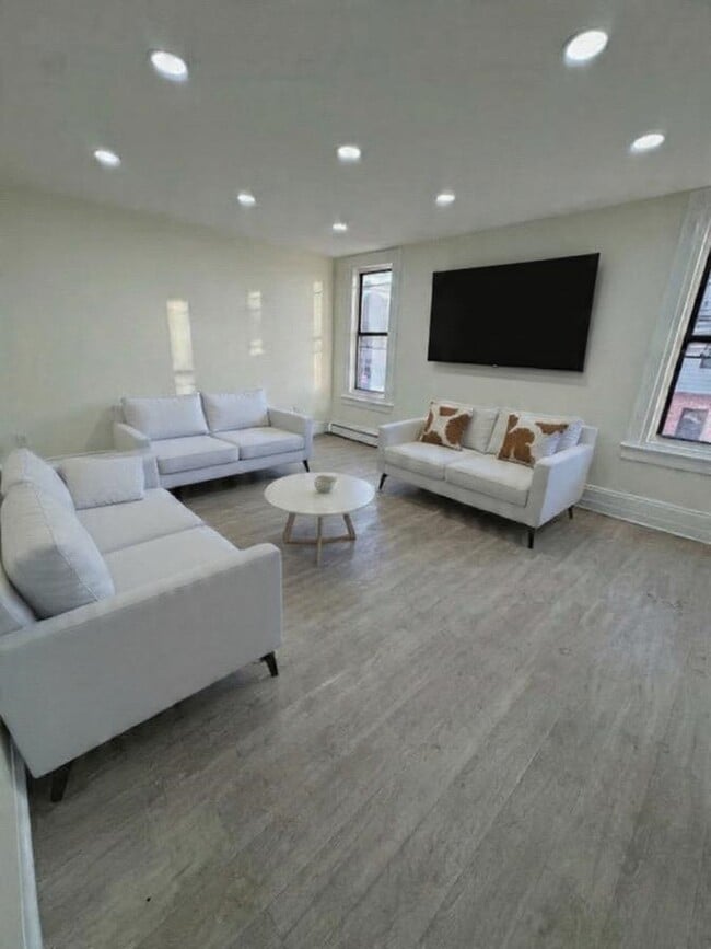 Photo - 356 West Side Ave Unit 2