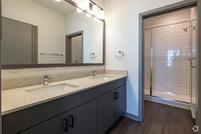 4BR, 3.5BA - 2,145SF - Primary Bathroom