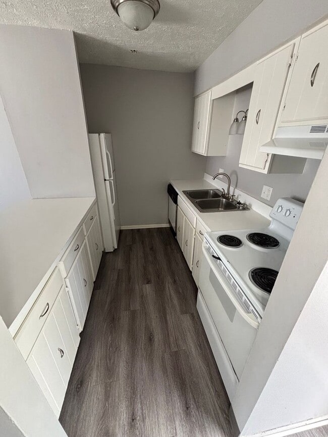 Photo - Juniper Gardens