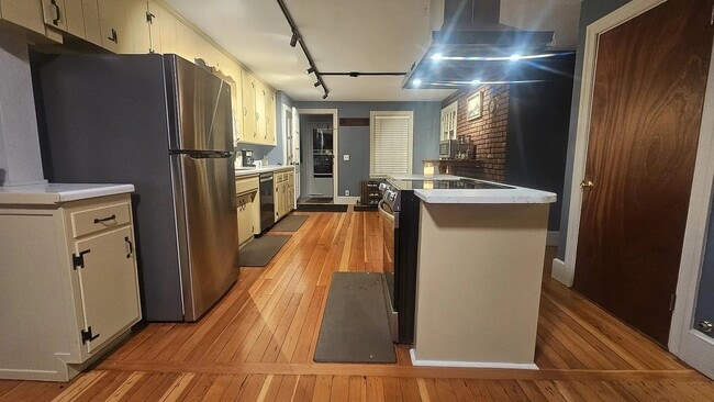 Photo - 517 Salmon Falls Rd