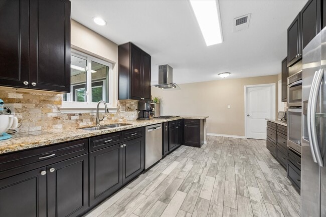 Photo - 3711 Manor Ln