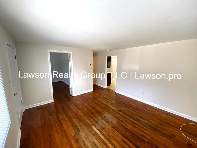 Photo - Cozy Three Bedroom Home in Salem with Larg...