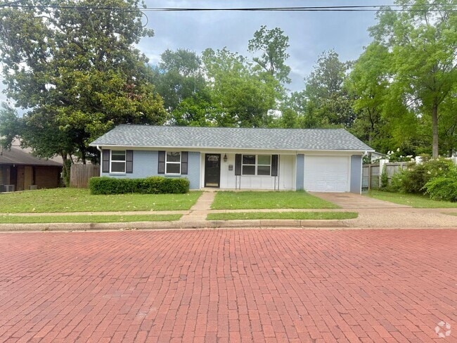 Building Photo - 202 E Charnwood St Rental