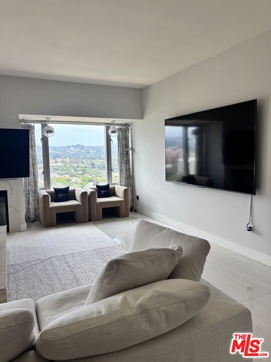 10727 Wilshire Blvd Unit 2002