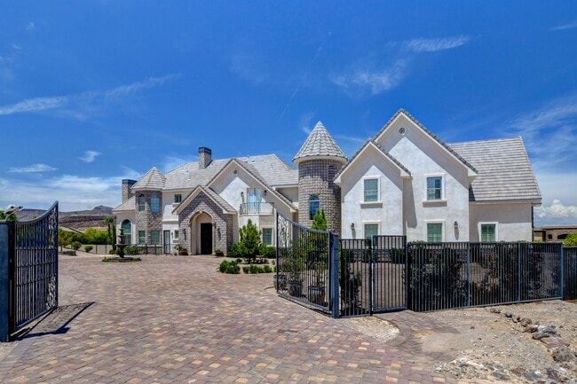 Photo - 1111 Christian Rd