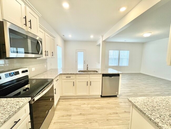 Photo - Don't miss out! Paired Home minutes from I-77 and I-40 Tour today!