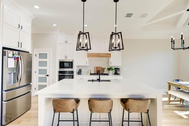 Photo - 302 Elbow Slough