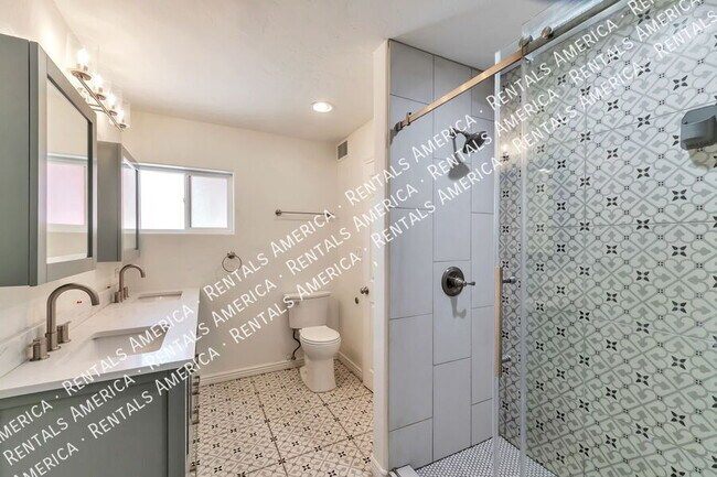 2250 E La Mirada St