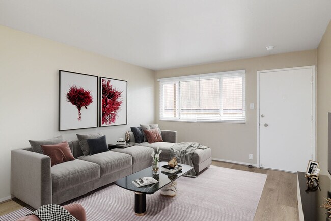 Photo - 5519 Mission