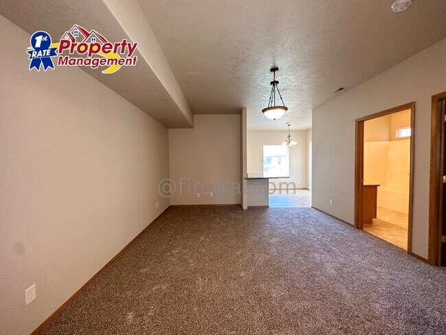 Photo - 1999 E Wilson Ln Unidad B