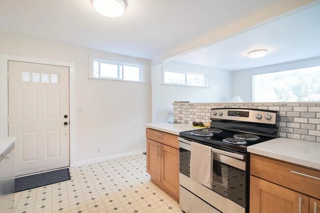 Photo - 1120 SW Broadway Dr Unit Residence B