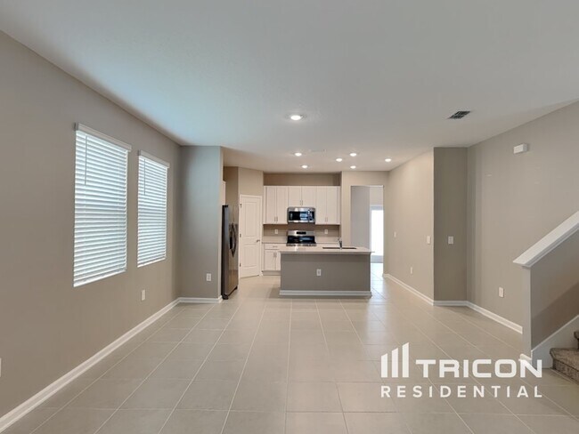 Photo - 733 Honeyrock St