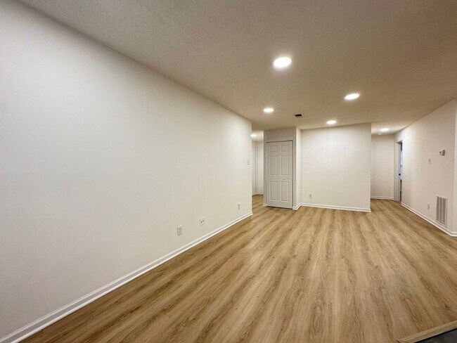 Photo - Bright And Cozy 3 Bed 2 Bath Condo In Vibrant Heights On Penderbrook