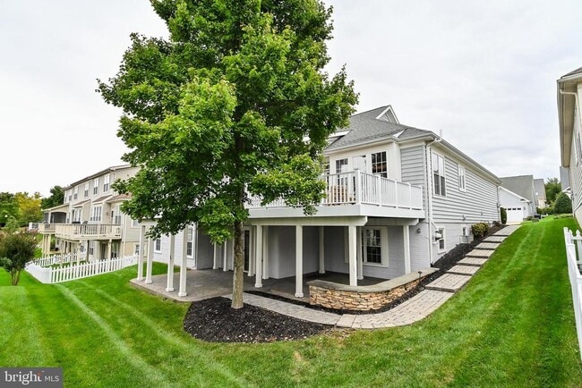 Photo - 6916 Birkenhead Pl