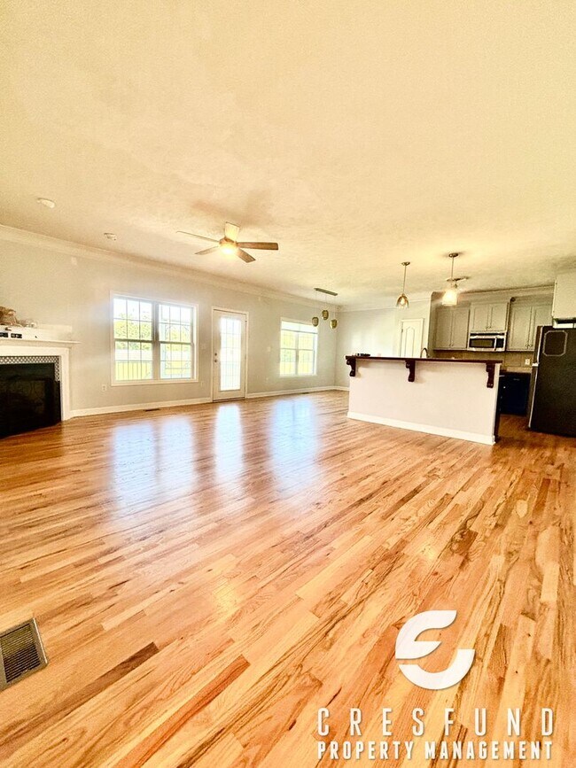 Photo - CHARMING 3 BEDROOM READY FOR MOVE IN TODAY!