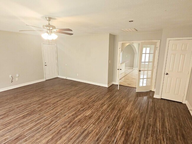Photo - 9526 Golden Wood Ln