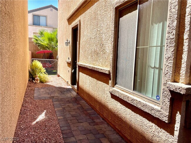 Photo - 8233 Strawberry Spring St