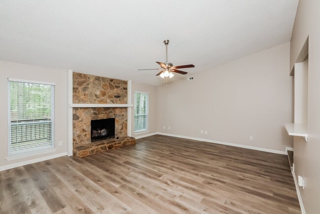 Photo - 7500 Lawyers Station Dr