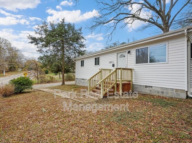 Building Photo - 607 N Greensboro St Unit B