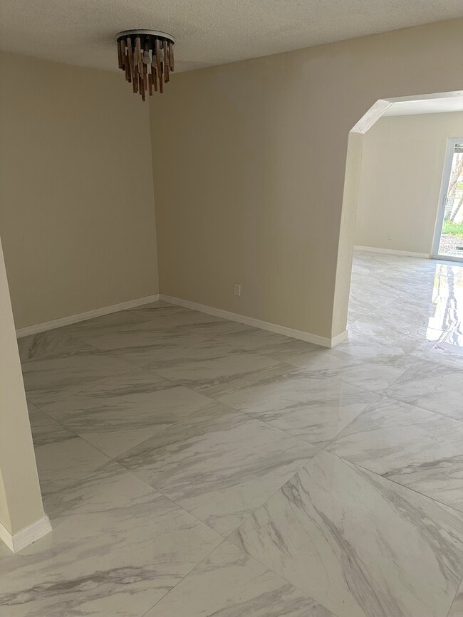 Photo - 4909 N Darby Ave