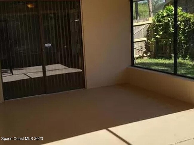 Photo - 3067 Village Park Dr