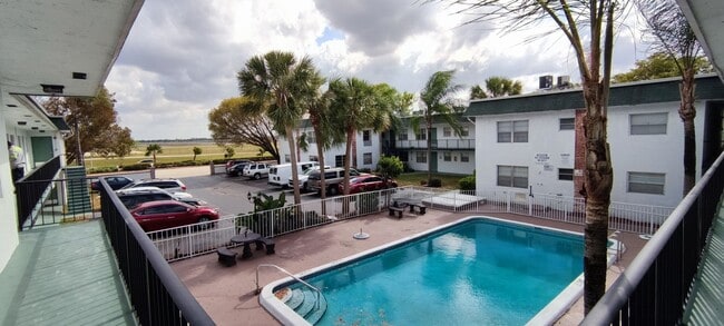 Trayann Apartments - 7777 Pines Blvd