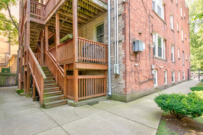 Photo - 911 Maple Ave