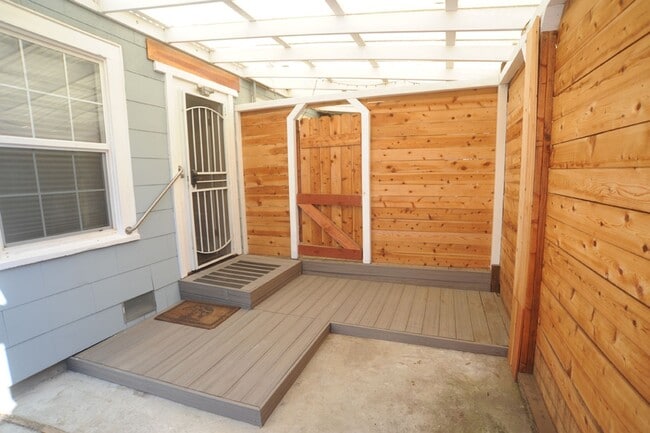 Building Photo - 1745 3rd St Unit 3rd St 1745 #B