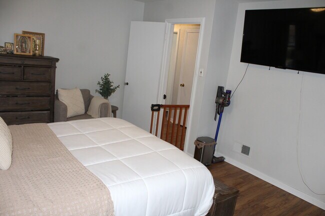 Photo - 6034 S Komensky Ave