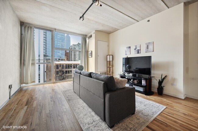 Photo - 630 N Franklin St Unit 906