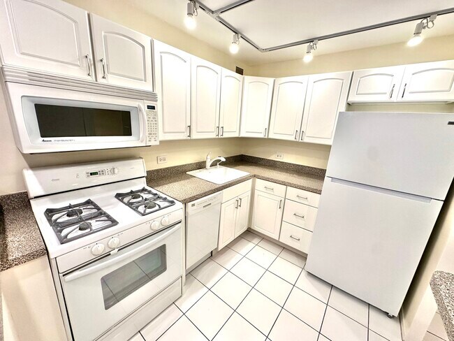 Photo - 1960 N Lincoln Park W Unit 402